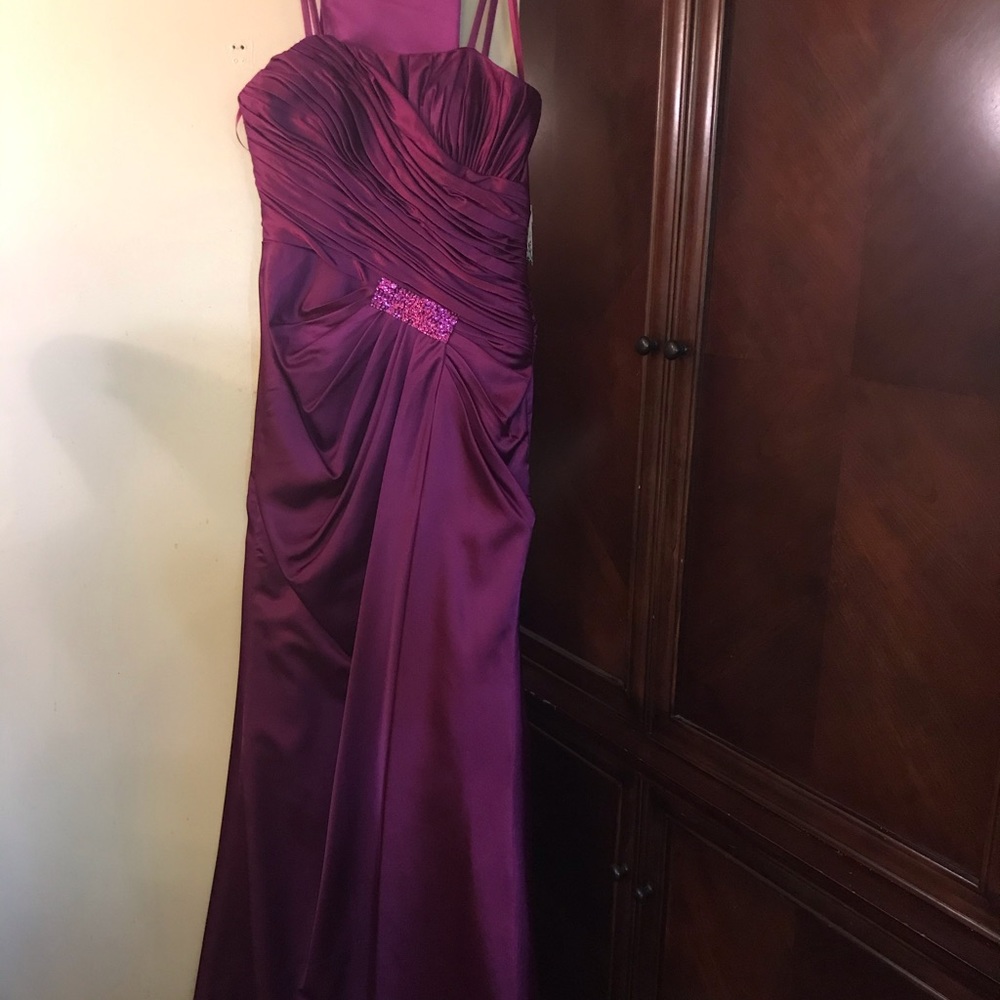🆕 Fanny Fashion Magenta Gown-Small